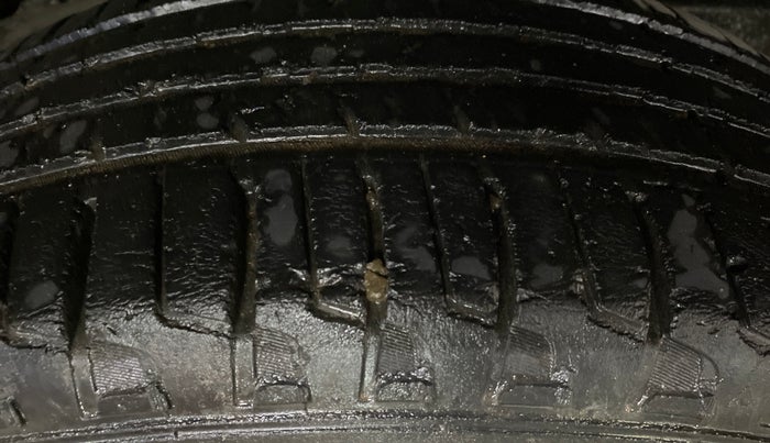 2022 Mahindra BOLERO NEO N 4, Diesel, Manual, 1,03,710 km, Right Rear Tyre Tread