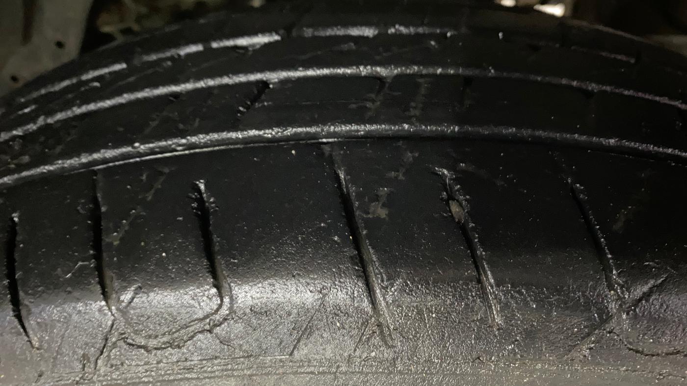 2022 Mahindra BOLERO NEO N 4, Diesel, Manual, 1,05,611 km, Right Front Tyre Tread