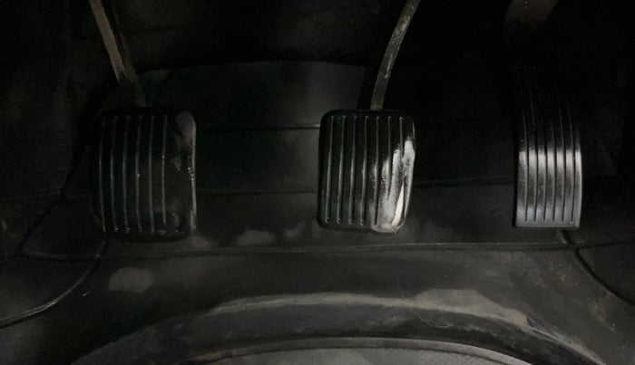 2015 Hyundai Grand i10 SPORTZ 1.2 KAPPA VTVT, CNG, Manual, 1,16,099 km, Pedals