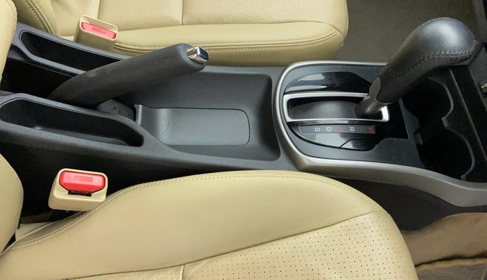 2018 Honda City ZX CVT ANNIVERSARY EDITION, Petrol, Automatic, 15,569 km, Gear Lever