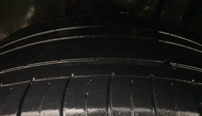 2022 Tata ALTROZ XZ PLUS PETROL DARK EDITION, Petrol, Manual, 80,230 km, Left Front Tyre Tread