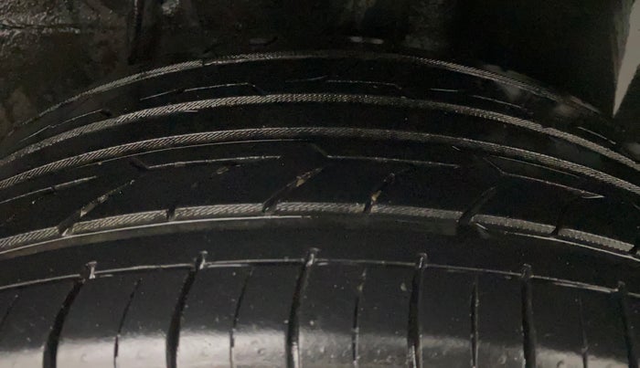 2022 Tata ALTROZ XZ PLUS PETROL DARK EDITION, Petrol, Manual, 80,230 km, Left Rear Tyre Tread