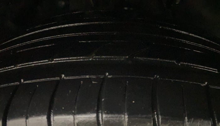 2022 Tata ALTROZ XZ PLUS PETROL DARK EDITION, Petrol, Manual, 80,230 km, Right Front Tyre Tread