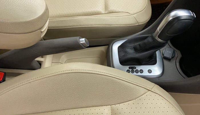 2018 Volkswagen Vento 1.2 TSI HIGHLINE PLUS AT, Petrol, Automatic, 92,699 km, Gear Lever