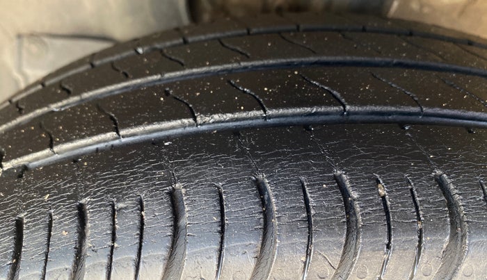 2022 Maruti New Wagon-R VXI CNG 1.0, CNG, Manual, 69,990 km, Left Front Tyre Tread