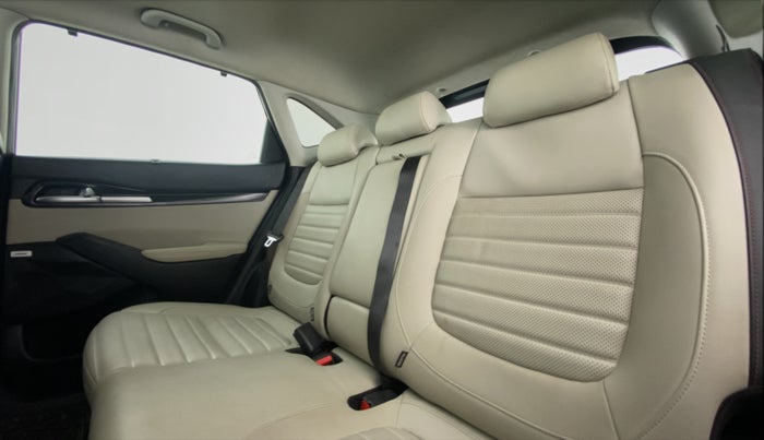 2020 KIA SELTOS GTX+ 1.4 MT, Petrol, Manual, 91,526 km, Right Side Rear Door Cabin