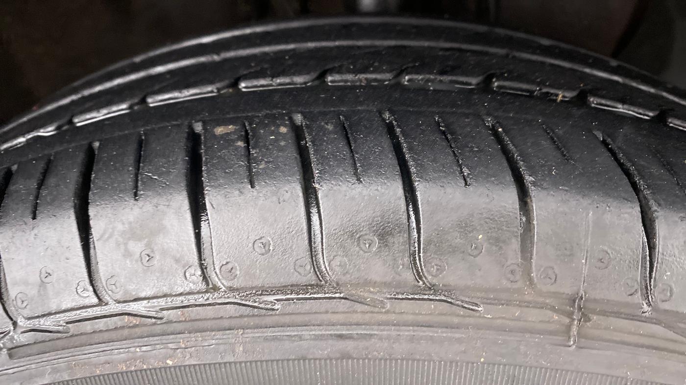 2018 Hyundai Elite i20 Magna Executive 1.2, Petrol, Manual, 23,273 km, Right Front Tyre Tread