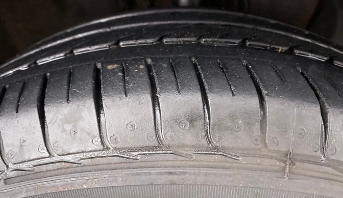 2018 Hyundai Elite i20 Magna Executive 1.2, Petrol, Manual, 23,273 km, Right Front Tyre Tread