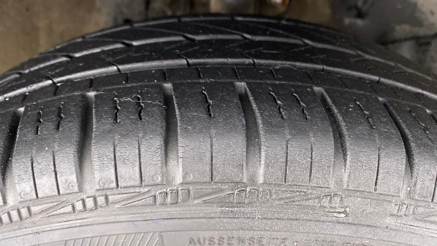 2015 Honda Amaze 1.2 SX MT I VTEC, Petrol, Manual, 50,453 km, Right Front Tyre Tread