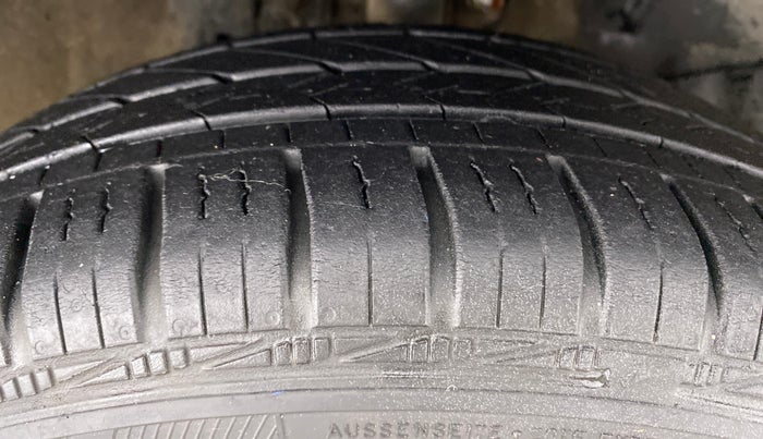 2015 Honda Amaze 1.2 SX MT I VTEC, Petrol, Manual, 50,453 km, Right Front Tyre Tread