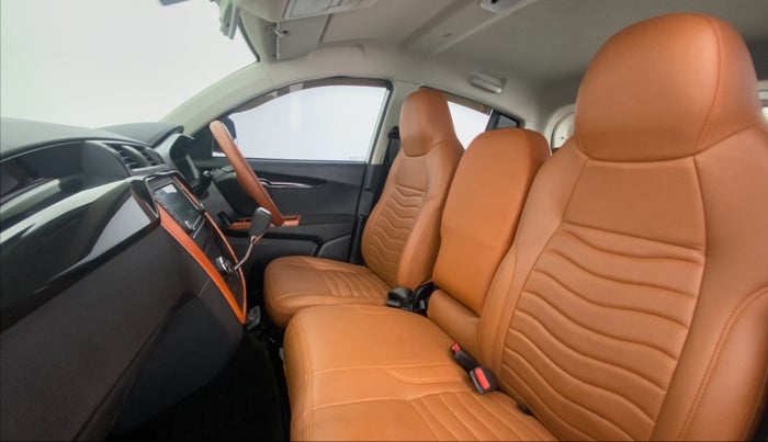 2020 Mahindra KUV 100 NXT K8 6 STR, Petrol, Manual, 18,672 km, Right Side Front Door Cabin