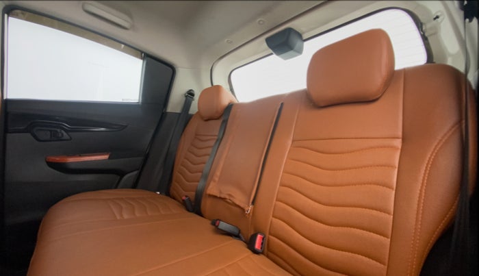 2020 Mahindra KUV 100 NXT K8 6 STR, Petrol, Manual, 18,672 km, Right Side Rear Door Cabin