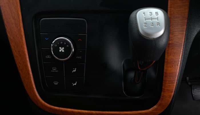 2020 Mahindra KUV 100 NXT K8 6 STR, Petrol, Manual, 18,672 km, Gear Lever