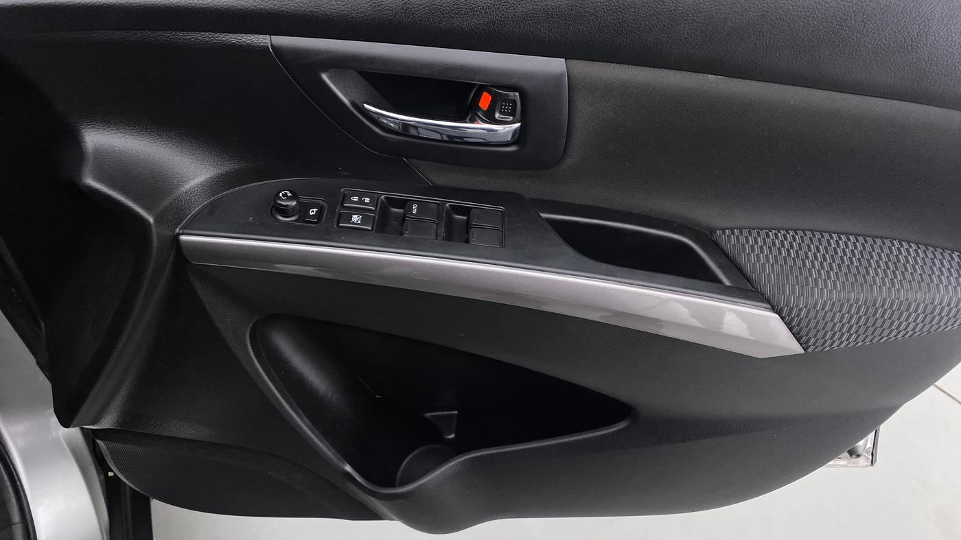 2020 Maruti S Cross DELTA SHVS, Diesel, Manual, 24,519 km, Driver Side Door Panels Control