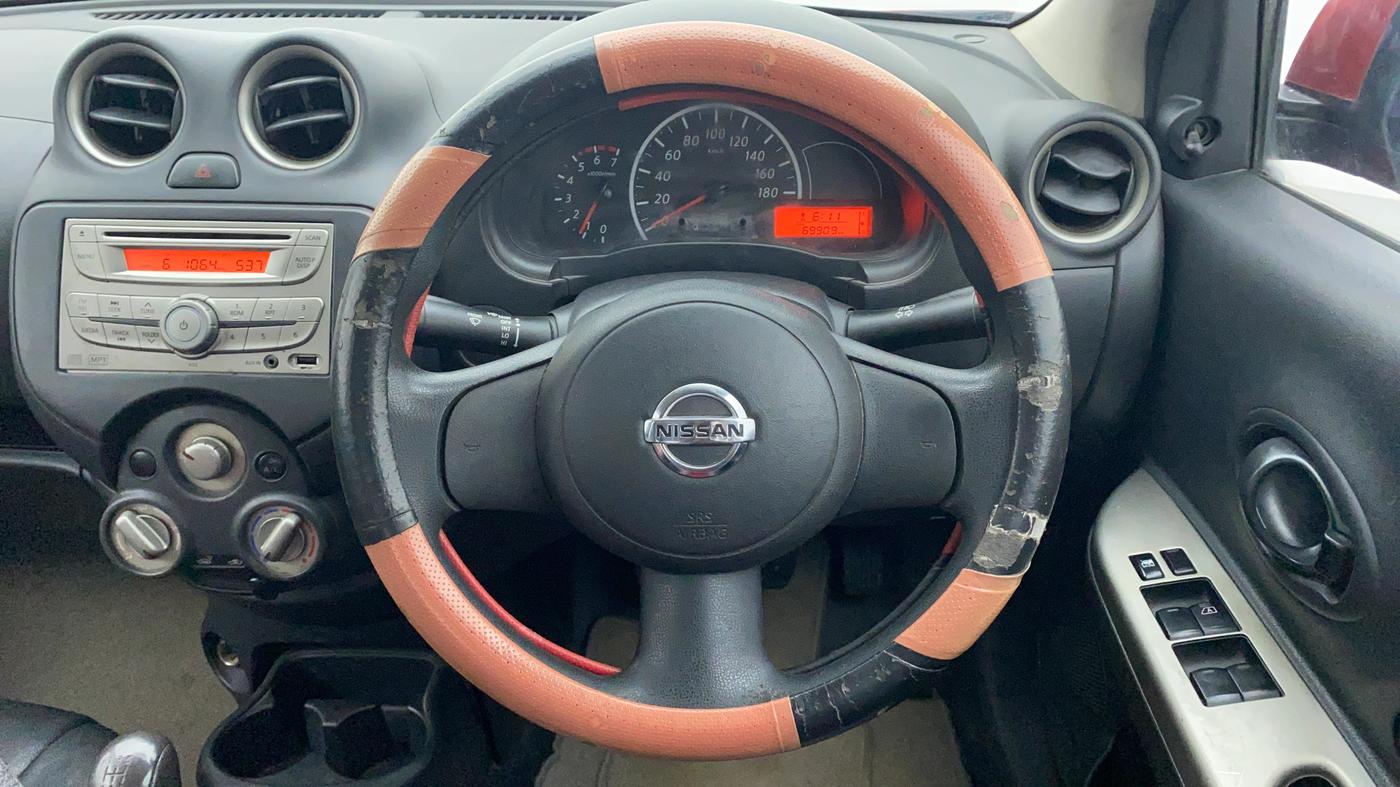 2017 Nissan Micra Active XV S, Petrol, Manual, 69,965 km, Steering Wheel Close Up
