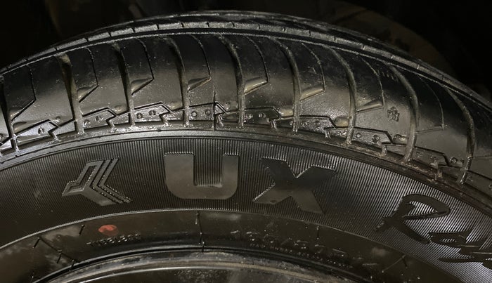 2022 Maruti Swift VXI AMT, Petrol, Automatic, 37,832 km, Right Front Tyre Tread