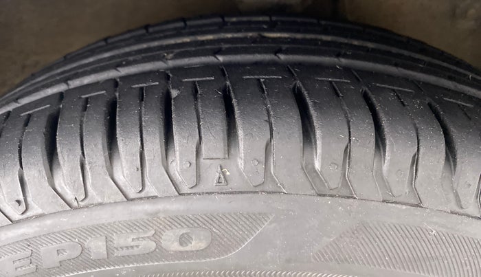 2012 Hyundai Eon MAGNA PLUS, Petrol, Manual, 42,186 km, Right Front Tyre Tread