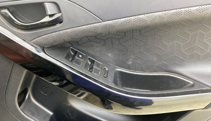 2023 Tata NEXON XZA PLUS LUX SUNROOF DARK DIESEL, Diesel, Automatic, 87,115 km, Driver Side Door Panels Control