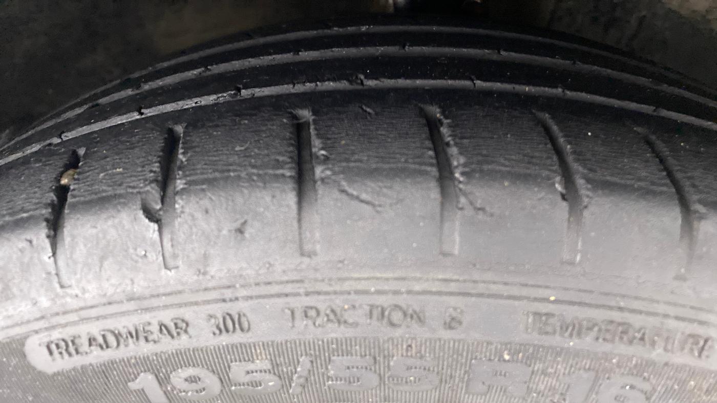 2016 Maruti Baleno ALPHA 1.2 K12, Petrol, Manual, 57,824 km, Right Front Tyre Tread