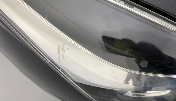 2016 Maruti Baleno ALPHA 1.2 K12, Petrol, Manual, 57,824 km, Right headlight - Minor scratches