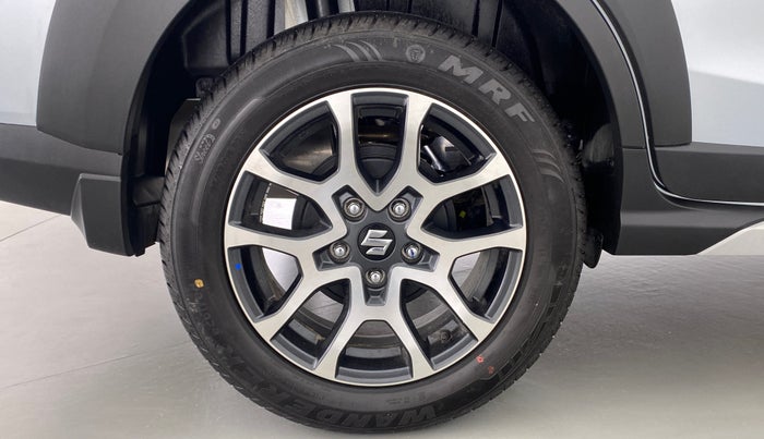 2022 Maruti XL6 ALPHA AT SHVS, Petrol, Automatic, 441 km, Right Rear Wheel