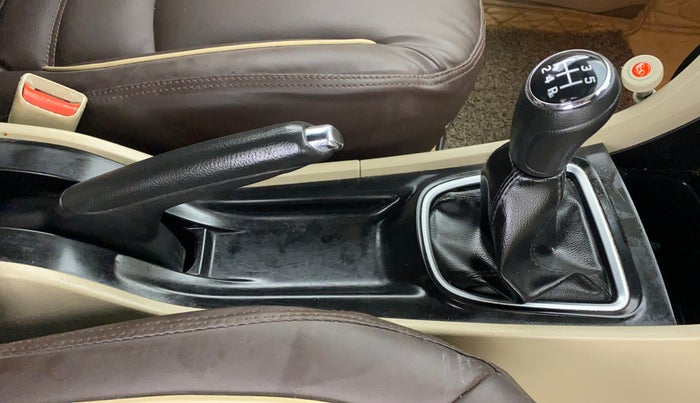 2014 Maruti Ciaz ZXI, Petrol, Manual, 81,456 km, Gear Lever