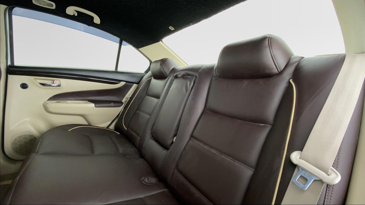 2014 Maruti Ciaz ZXI, Petrol, Manual, 81,456 km, Right Side Rear Door Cabin