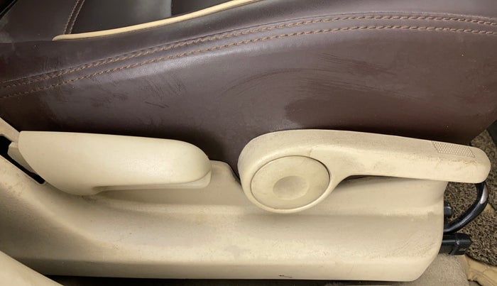 2014 Maruti Ciaz ZXI, Petrol, Manual, 81,456 km, Driver Side Adjustment Panel