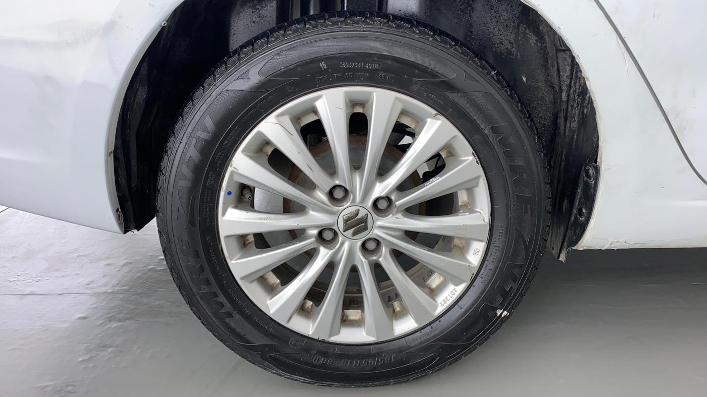 2014 Maruti Ciaz ZXI, Petrol, Manual, 81,456 km, Right Rear Wheel