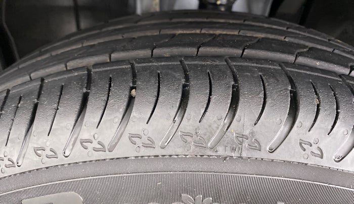 2022 Nissan MAGNITE XV CVT TURBO, Petrol, Automatic, 3,079 km, Left Front Tyre Tread