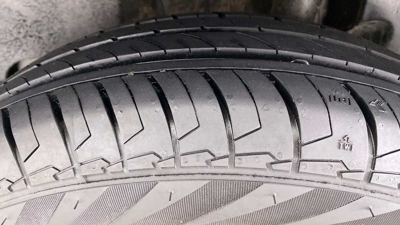 2022 Maruti Swift VXI D, Petrol, Manual, 3,661 km, Left Rear Tyre Tread