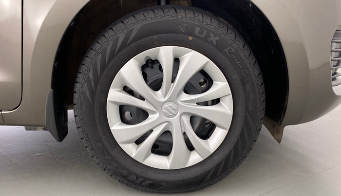 2022 Maruti Swift VXI D, Petrol, Manual, 3,661 km, Right Front Wheel