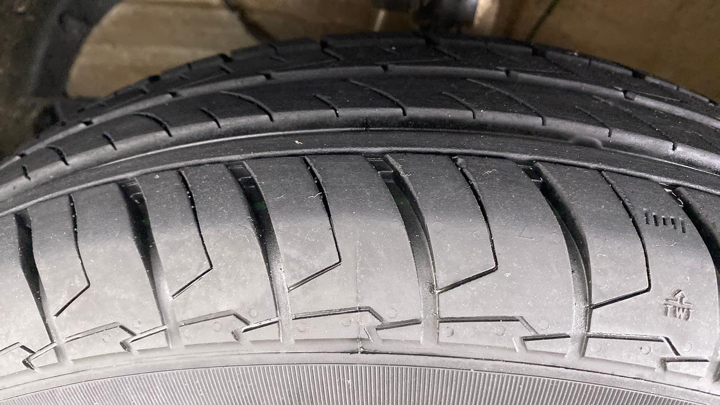 2022 Maruti Swift VXI D, Petrol, Manual, 3,661 km, Left Front Tyre Tread