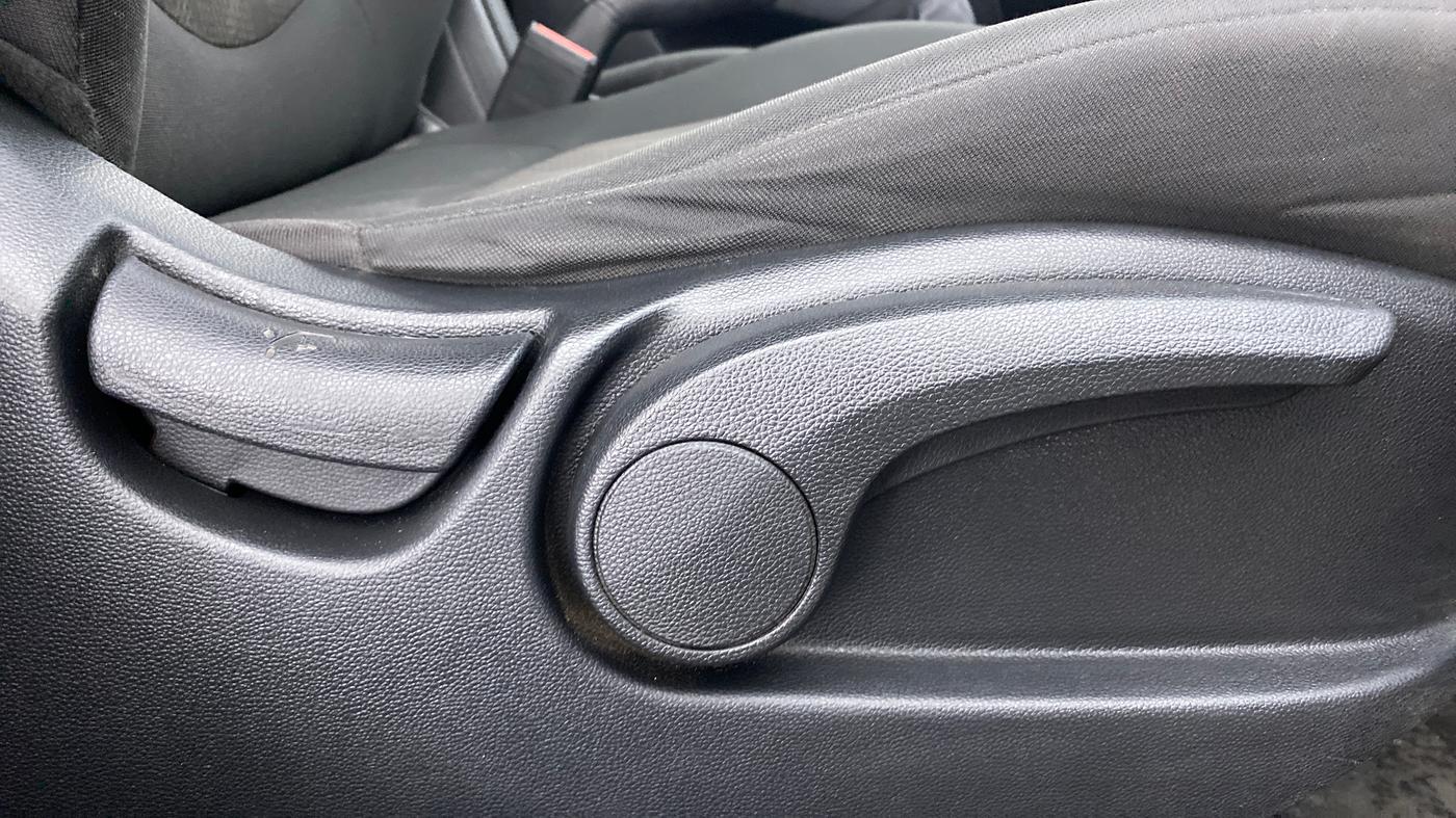 2019 Hyundai Creta 1.6 EX CRDI, Diesel, Manual, 86,439 km, Driver Side Adjustment Panel