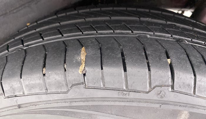 2013 Maruti Wagon R 1.0 VXI, Petrol, Manual, 52,889 km, Left Rear Tyre Tread