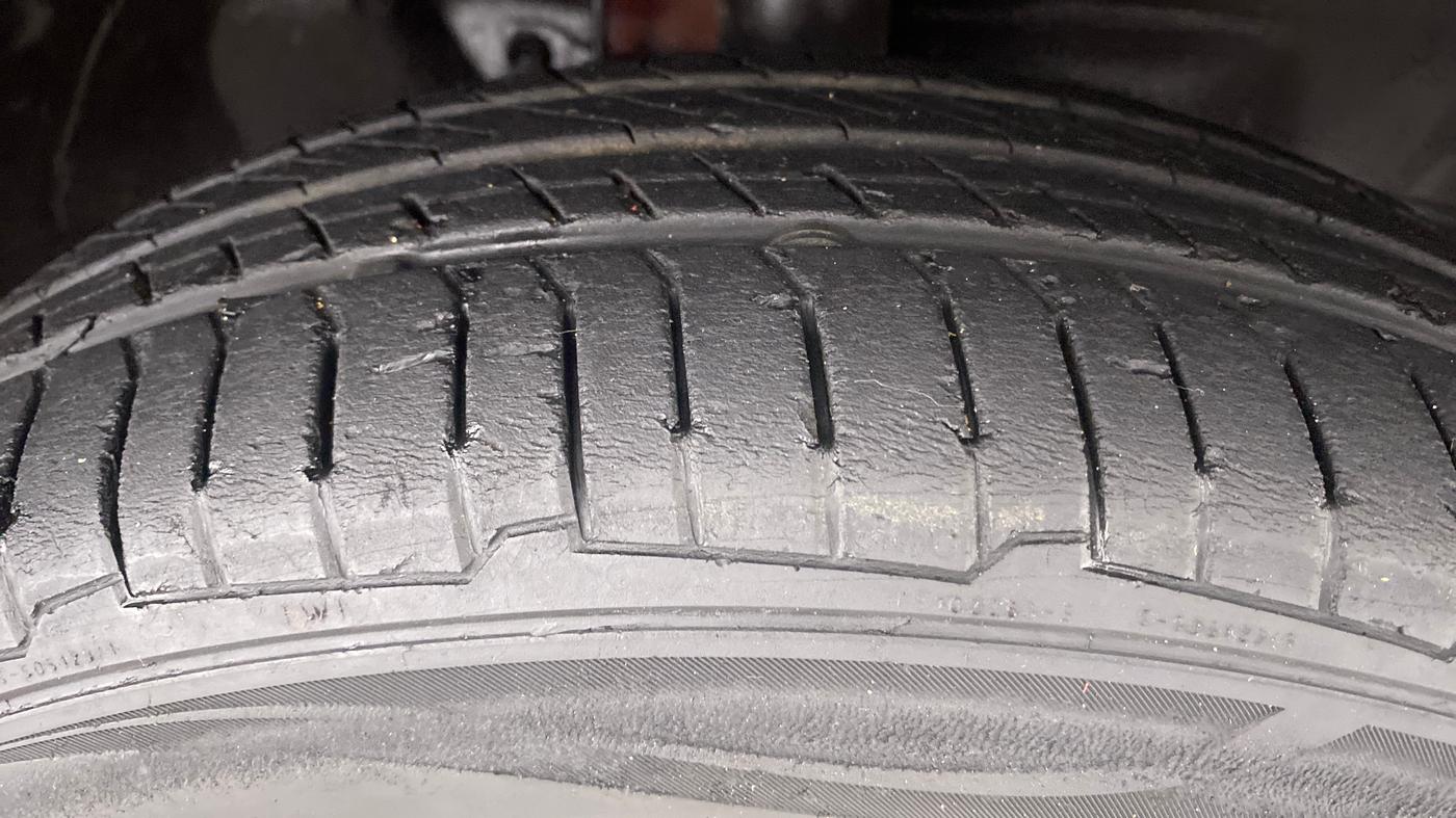 2013 Maruti Wagon R 1.0 VXI, Petrol, Manual, 52,889 km, Right Front Tyre Tread