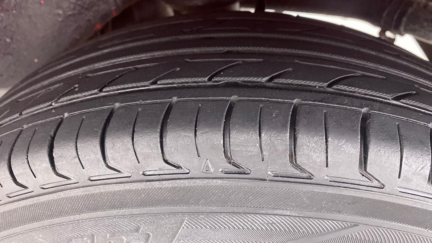 2012 Maruti A Star VXI, Petrol, Manual, 27,996 km, Left Rear Tyre Tread