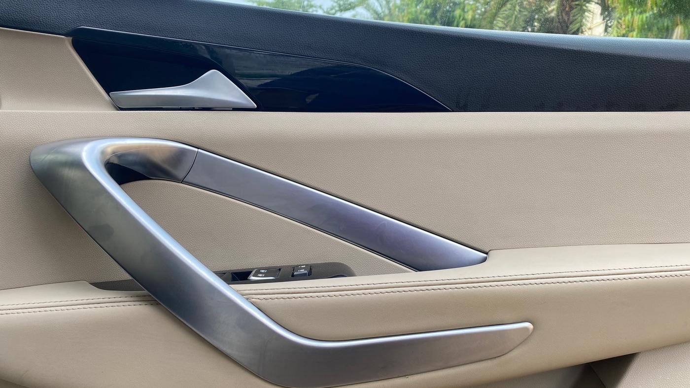 2022 MG HECTOR SHARP HYBRID 1.5 PETROL, Petrol, Manual, 42,003 km, Driver Side Door Panels Control