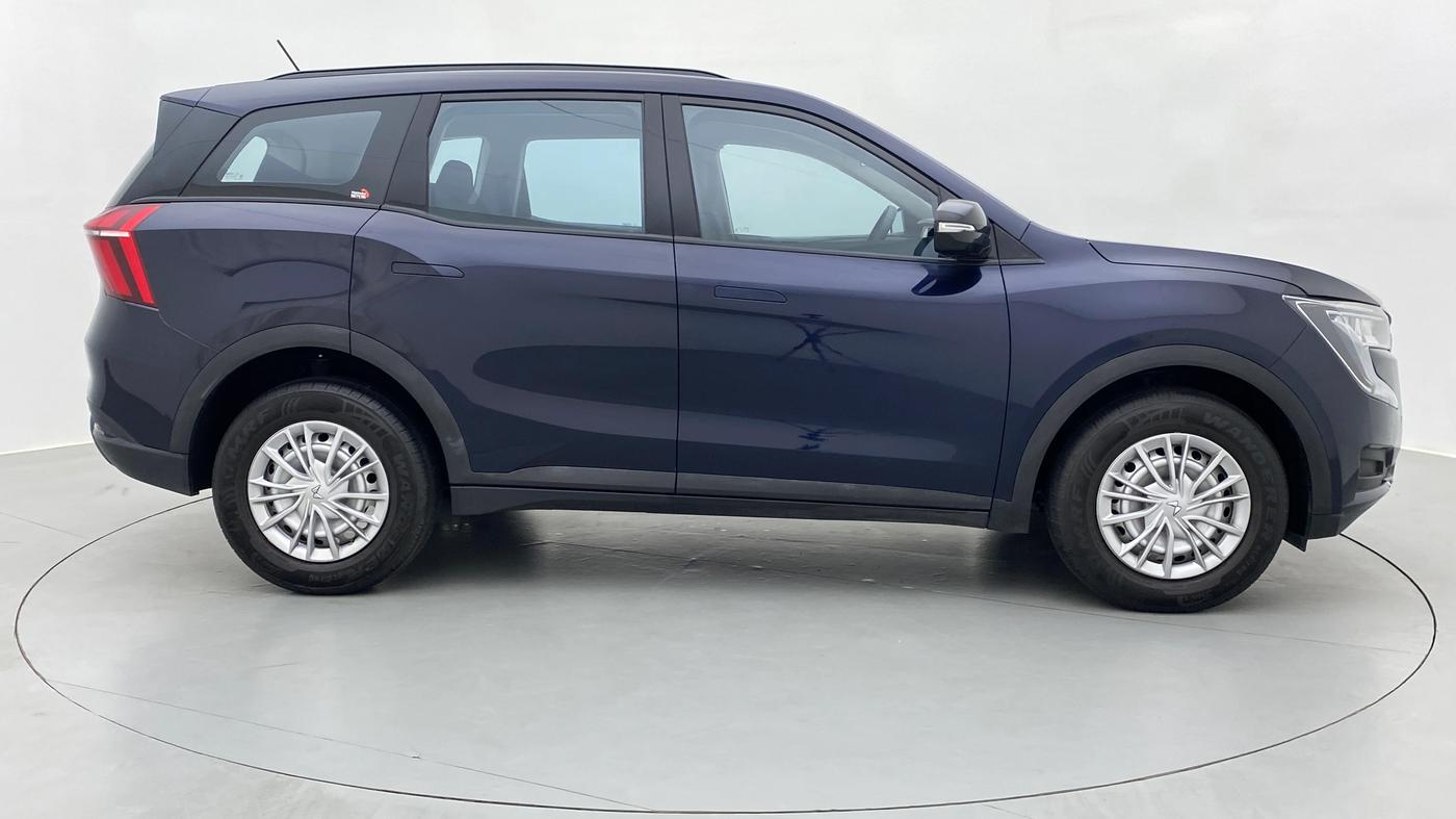 2022 Mahindra XUV700 MX D MT 5 STR, Diesel, Manual, 4,494 km, Right Side View
