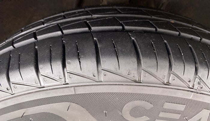 2022 Maruti Alto VXI, Petrol, Manual, 5,270 km, Right Front Tyre Tread