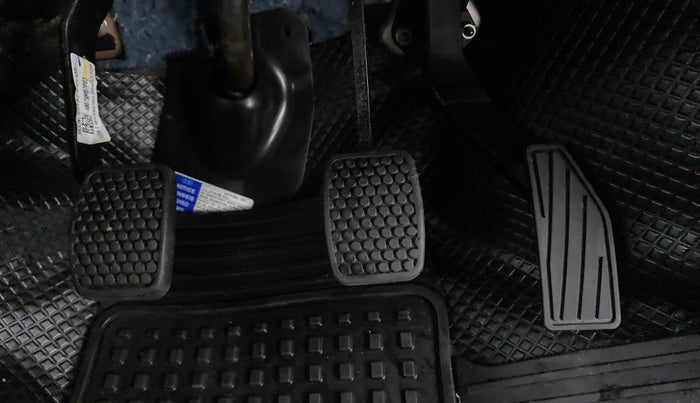 2022 Maruti Alto VXI, Petrol, Manual, 5,270 km, Pedals