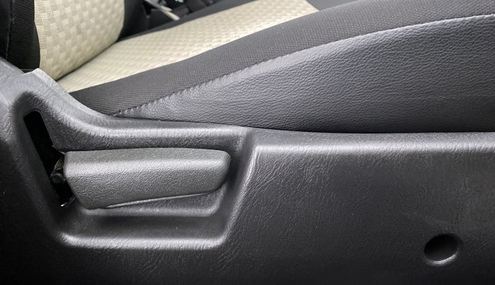 2022 Maruti Alto VXI, Petrol, Manual, 5,270 km, Driver Side Adjustment Panel