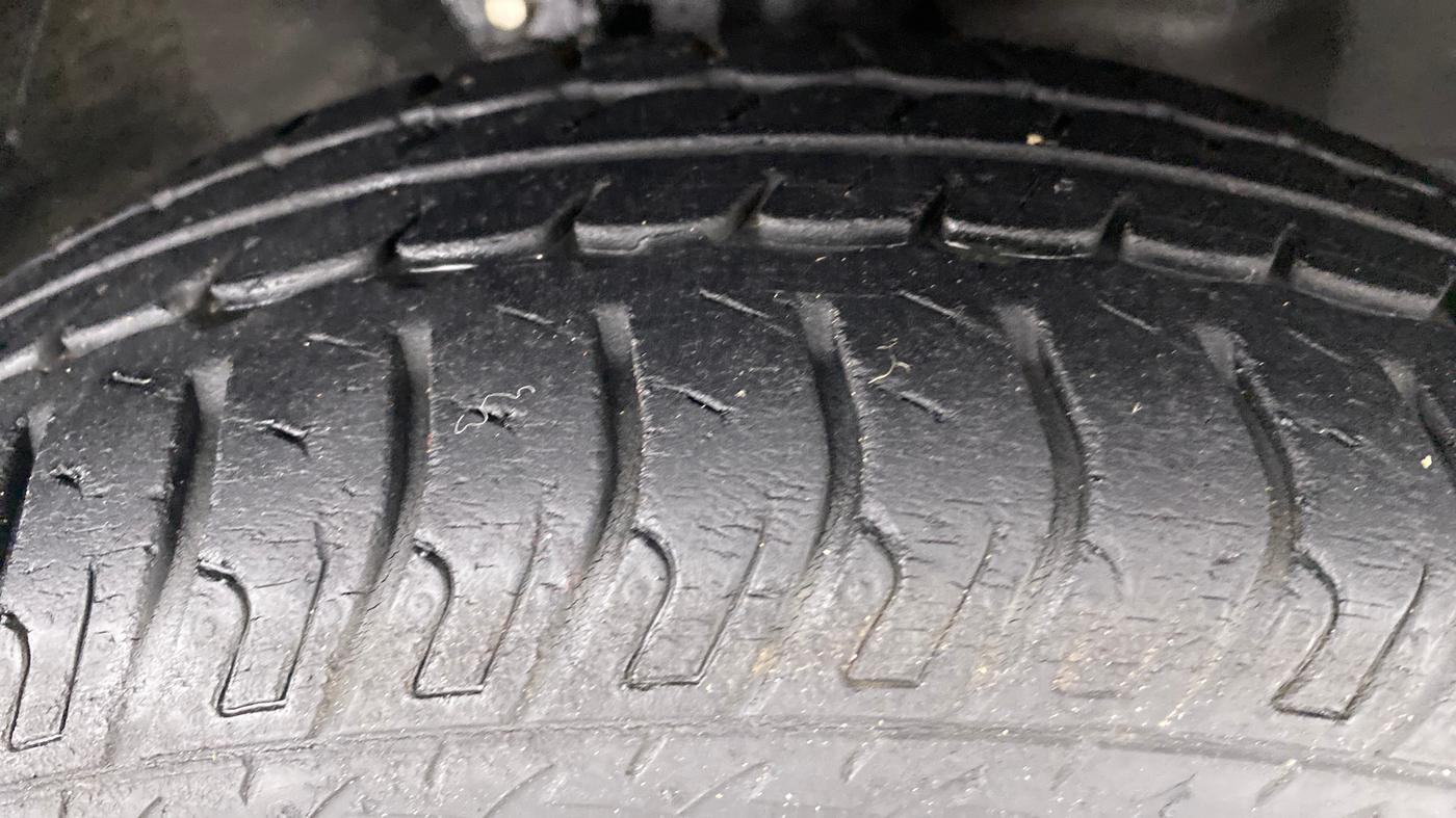 2016 Maruti Wagon R 1.0 VXI, Petrol, Manual, 12,475 km, Right Front Tyre Tread