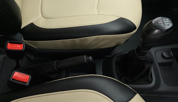 2016 Renault Kwid RXT, Petrol, Manual, 42,157 km, Gear Lever