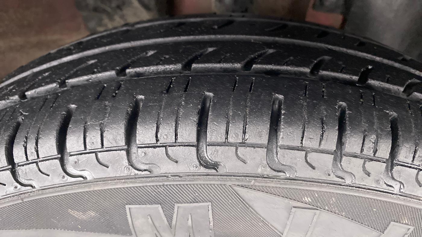 2016 Renault Kwid RXT, Petrol, Manual, 42,157 km, Right Front Tyre Tread