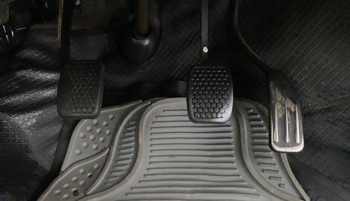 2014 Maruti Alto K10 VXI P, Petrol, Manual, 61,631 km, Pedals