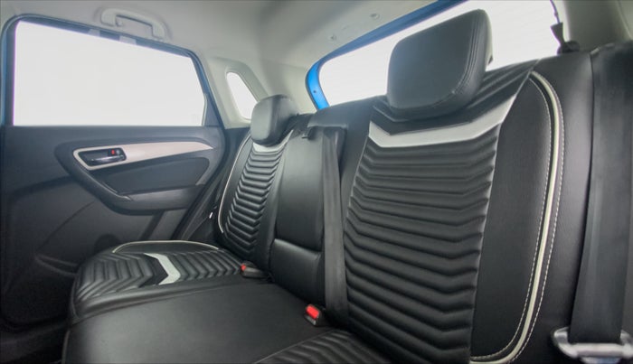 2016 Maruti Vitara Brezza ZDI, Diesel, Manual, 50,729 km, Right Side Rear Door Cabin