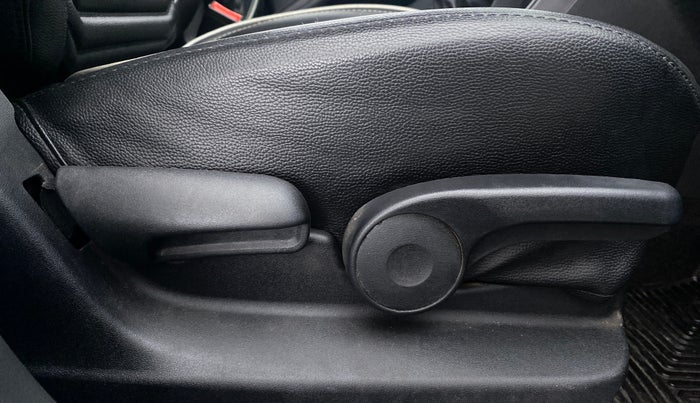 2016 Maruti Vitara Brezza ZDI, Diesel, Manual, 50,729 km, Driver Side Adjustment Panel