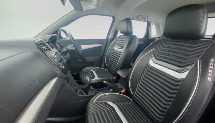 2016 Maruti Vitara Brezza ZDI, Diesel, Manual, 50,729 km, Right Side Front Door Cabin