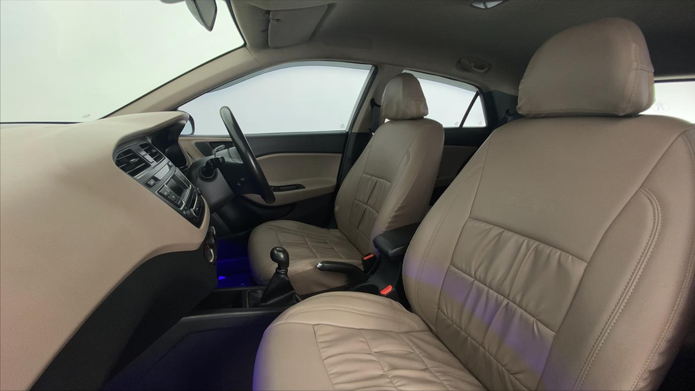 2018 Hyundai Elite i20 Magna Executive 1.2, Petrol, Manual, 95,422 km, Right Side Front Door Cabin